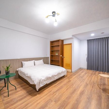 Fu Bo Ju Apartment Tainan Bagian luar foto