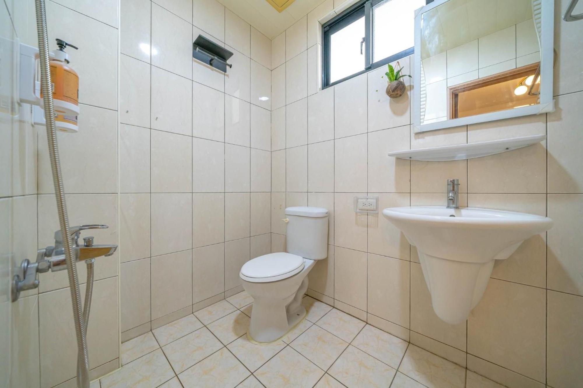 Fu Bo Ju Apartment Tainan Bagian luar foto