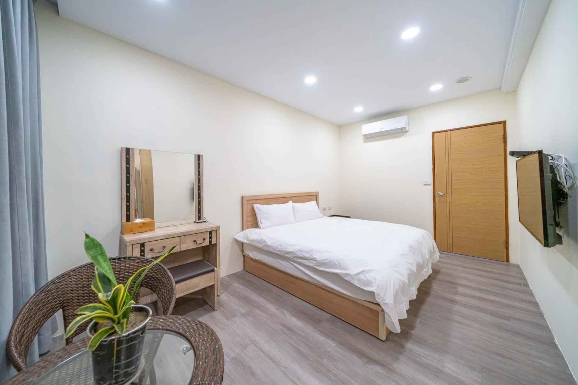 Fu Bo Ju Apartment Tainan Bagian luar foto