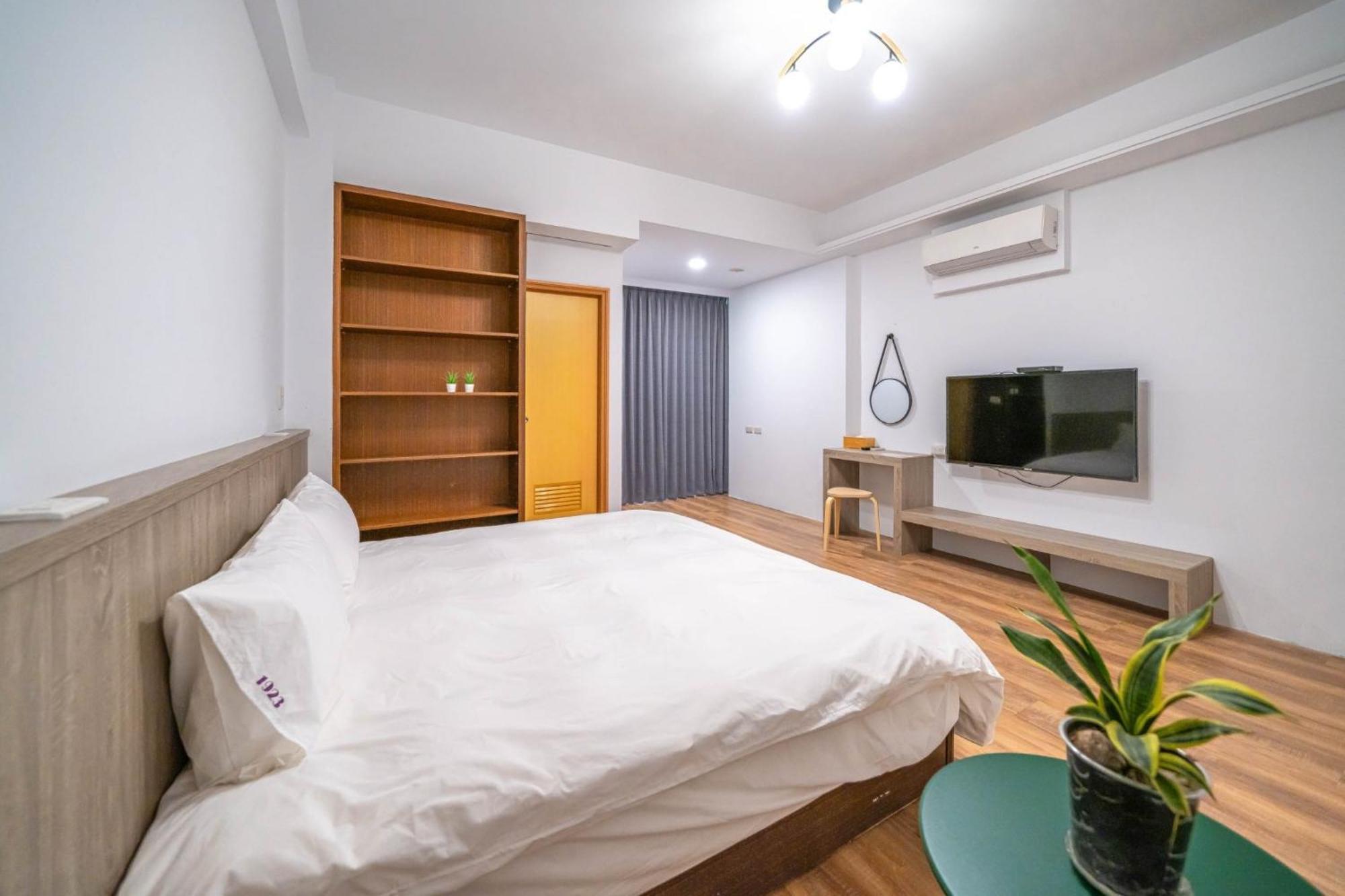 Fu Bo Ju Apartment Tainan Bagian luar foto
