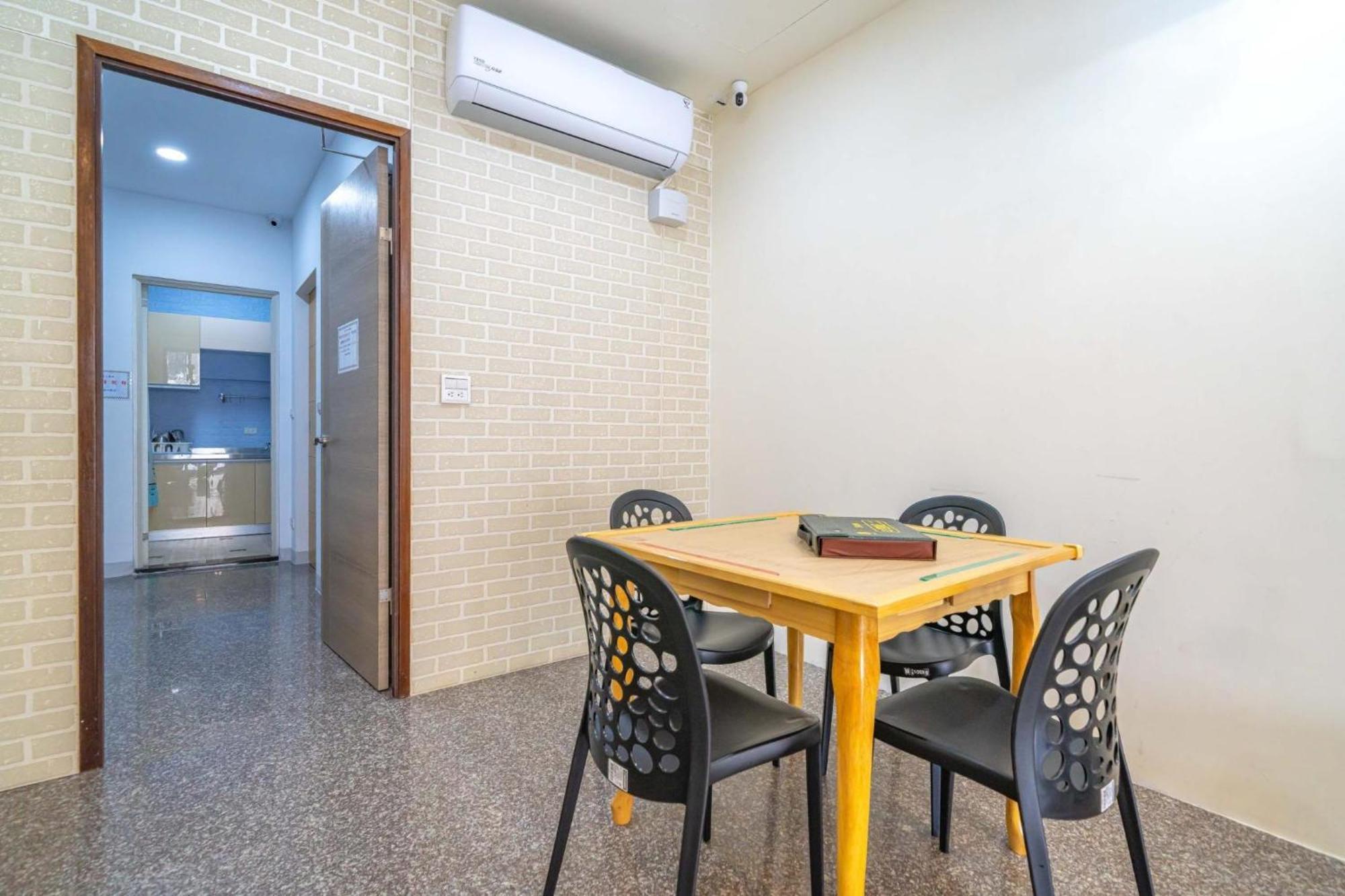 Fu Bo Ju Apartment Tainan Bagian luar foto