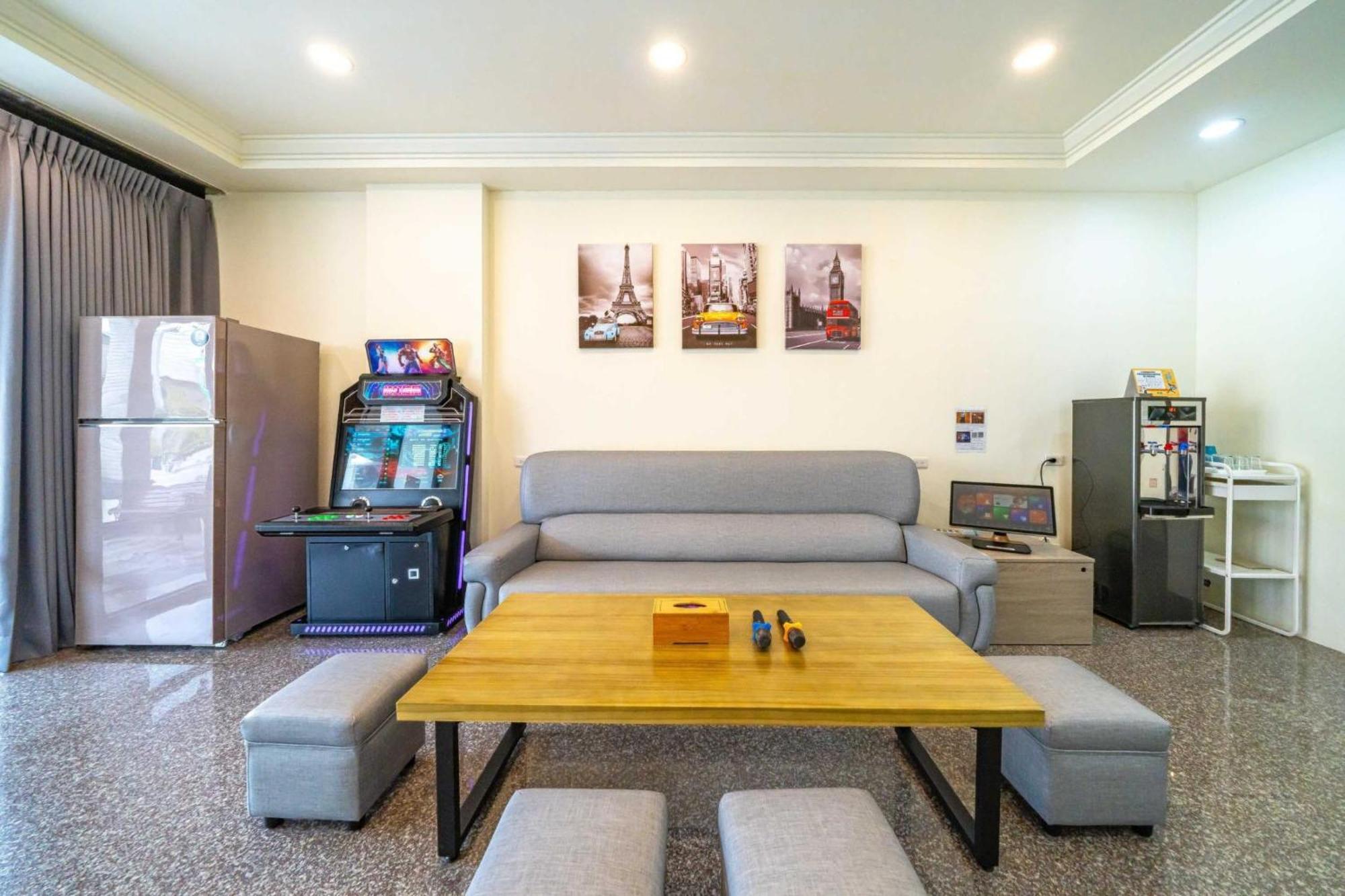 Fu Bo Ju Apartment Tainan Bagian luar foto